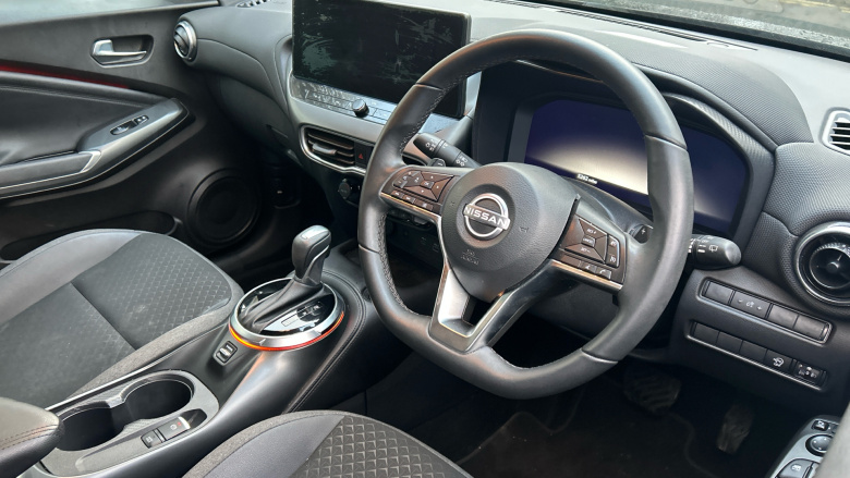 Nissan Juke 1.0 DiG-T N-Connecta 5dr DCT Petrol Hatchback
